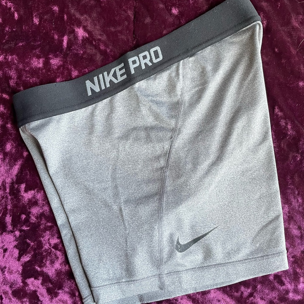 Nike pro shorts Med.
